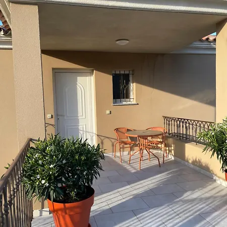 Bel Appartement, Terrasse Vue Mer, Sant Ambroggio 아파트 *