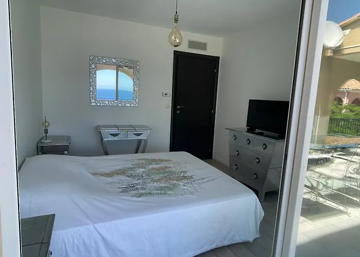 Bel Appartement, Terrasse Vue Mer, Sant Ambroggio 卢米奥